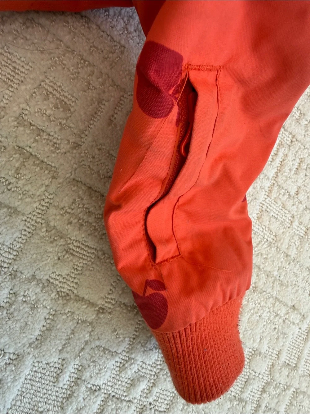 Tiny cottons Red Hooded Apple-Print insulated Jacket